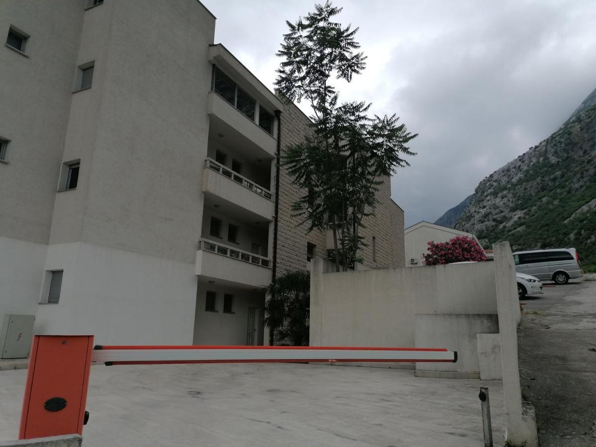 Villa Milla Kotor Bagian luar foto